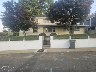 8 Cliff St, Naugatuck, CT 06770