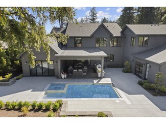 13800 Goodall Rd, Lake Oswego, OR 97034
