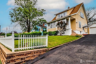 1107 River Rd, Piscataway, NJ 08854