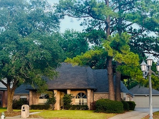 8819 W Rayford Rd, Tomball, TX 77375