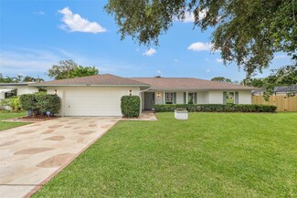 2430 Catalonia Way S, Saint Petersburg, FL 33712