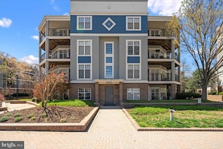5573 Seminary Rd Unit 309, Baileys Crossroads, VA 22041