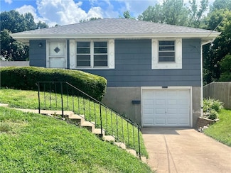 11111 Lake St, Sugar Creek, MO 64054