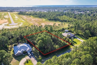 2339 Winfield Dr, Navarre, FL 32566