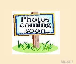 24 Poplar Place Unit 2, Bay Shore, NY 11706