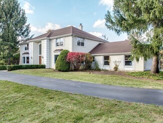6 Cross Timber Rd, Barrington, IL 60010