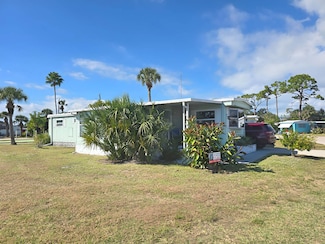 108 Circle Dr, Nokomis, FL 34275