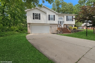 810 Galway Dr, Valparaiso, IN 46385