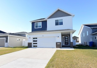 7421 18th St S, Fargo, ND 58104