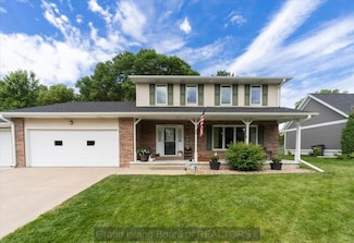 2216 Woodridge Ln, Grand Island, NE 68801