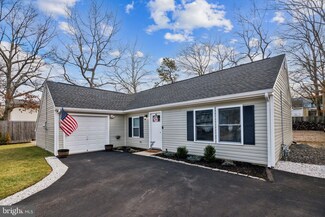 125 Torpedo Rd, Manahawkin, NJ 08050