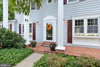 5605 Buckingham Palace Ct, Alexandria, VA 22315