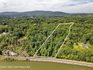 76 Bellevue Rd, Lloyd, NY 12528