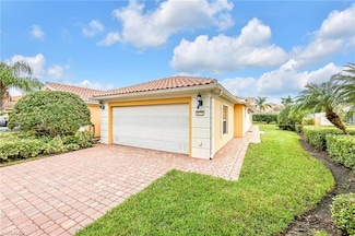 8275 Yasmina Way, Naples, FL 34114