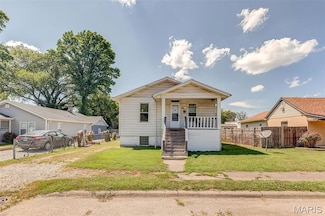 563 N 86th St, East Saint Louis, IL 62203