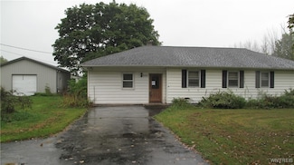 3280 Ewings Rd, Newfane, NY 14108