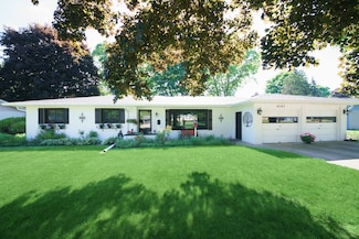 4143 Browning Dr, Saint Joseph, MI 49085