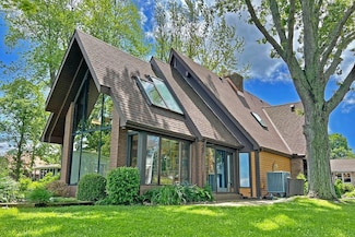 208 Johanna Ln, Kelleys Island, OH 43438