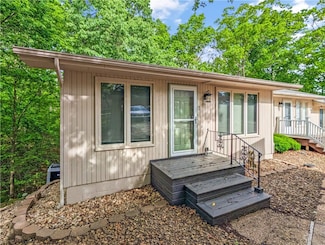 1 Mellor Ct, Bella Vista, AR 72715