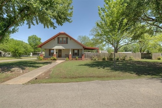 613 N Wineblood St, Checotah, OK 74426