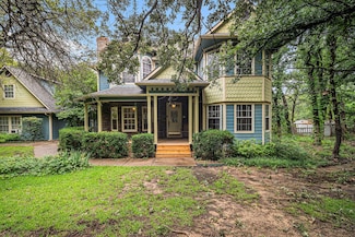 613 Seals Rd, Argyle, TX 76226