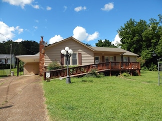 408 Poplar St, Waynesboro, TN 38485
