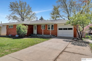 7135 Dudley St, Lincoln, NE 68505