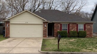 210 N Valley Dr, Catoosa, OK 74015
