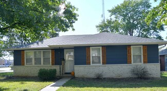 304 W Olive St, Bolivar, MO 65613