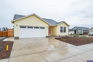 2037 Waterford St SE, Albany, OR 97322