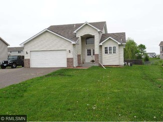 1106 Hilltop St, Braham, MN 55006