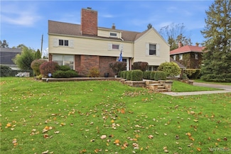 11 Cloister Ct, Amherst, NY 14226