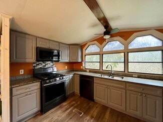 75 Hill Top Cir, Richmond, VT 05477