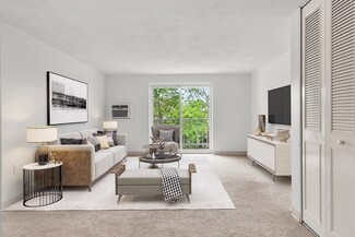 26 Greentree Ln Unit 31, Weymouth, MA 02190