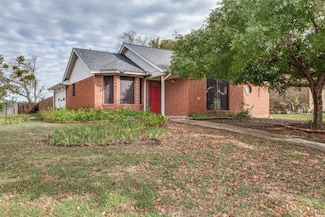 6644 Lakeside Dr, Lake Worth, TX 76135