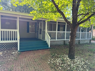1104 Hickory Dr, Summerton, SC 29148