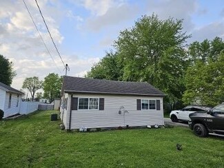 58 Oak St E, Orestes, IN 46063