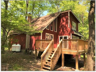 2122 Wood Thrush Ct, Bushkill, PA 18324