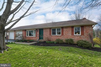 29 Crestview Dr, Akron, PA 17501