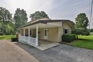 960 N Hampton Rd, Springfield, OH 45504