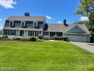 12 Glennon Rd, Latham, NY 12110