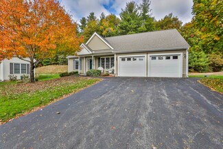 26 Dixon Dr, Litchfield, NH 03052