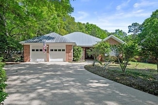 608 Bon Secour St, Fairhope, AL 36532