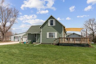 317 S 7th St, Winterset, IA 50273