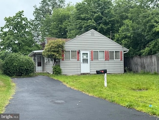 1625 5th St, Ewing, NJ 08638