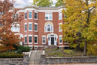 1572 Beacon St, Brookline, MA 02446