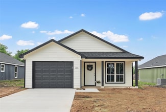 385 E Burleson Ave, Mart, TX 76664
