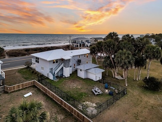 407 Palmetto Blvd, Edisto Island, SC 29438