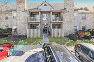 7566 Reflections Dr, Indianapolis, IN 46214