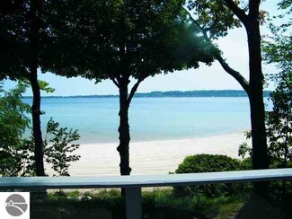 786 N Saint Joseph St Unit 12, Suttons Bay, MI 49682